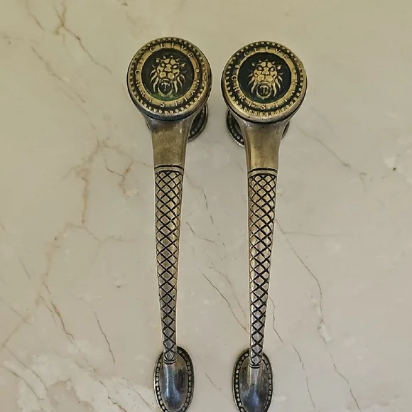 Vintage Clive Christian Lion Head Drawer Pulls - Picture 4 of 6